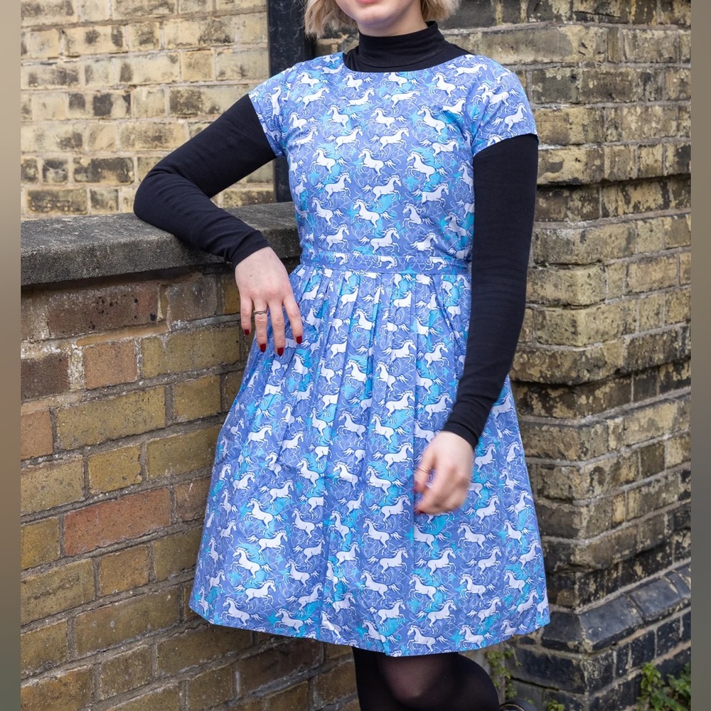 EUC size US 8 Run & Fly Unicorn 1960s Tea Party Dress